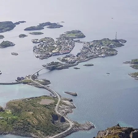 Apartment With Fantastic Seaview In Henningsvaer. Exterior photo
