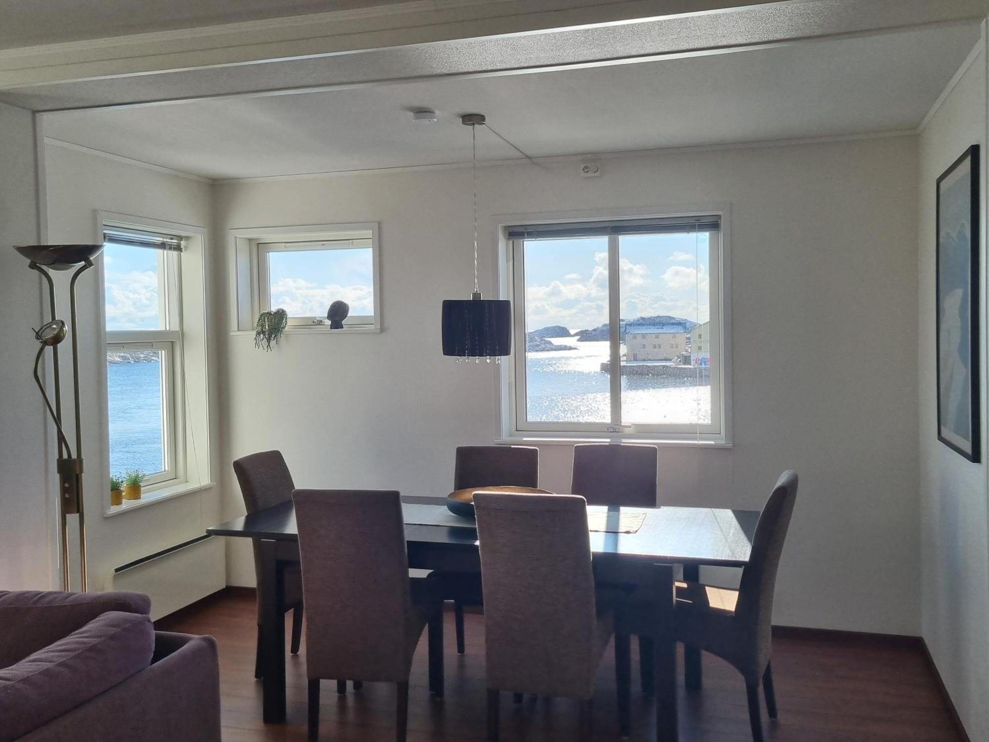 With Fantastic Seaview In Henningsvaer.
